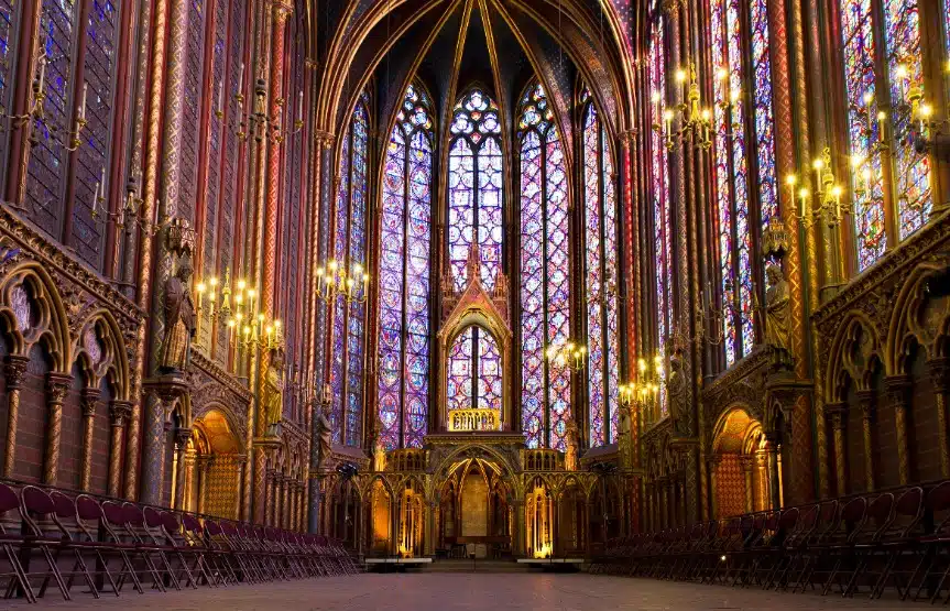 Pourquoi la Chapelle Royale de Versailles est-elle considérée comme l’un des joyaux de l’architecture française ?